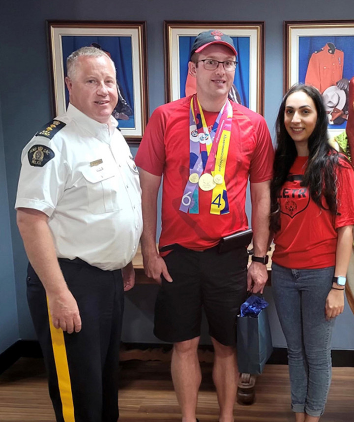 Special Olympian Chris Innes made an appearance at HQ to present his Gold Medal award from the 2023 Special Olympic World Games in Germany