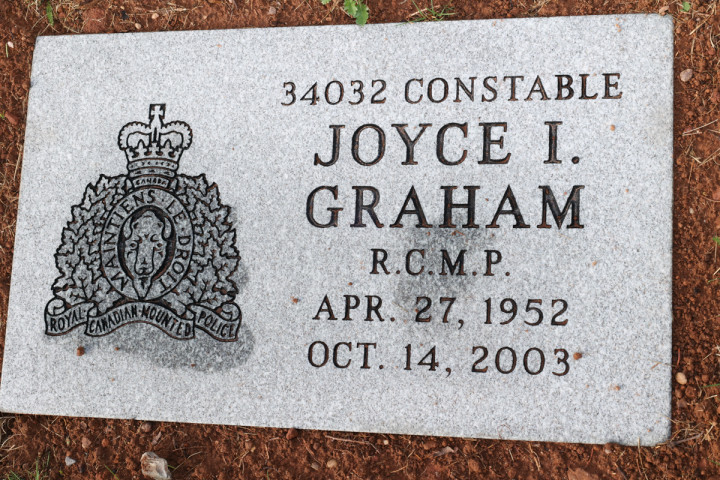 Pierre tombale régimentaire du gendarme Joyce Graham